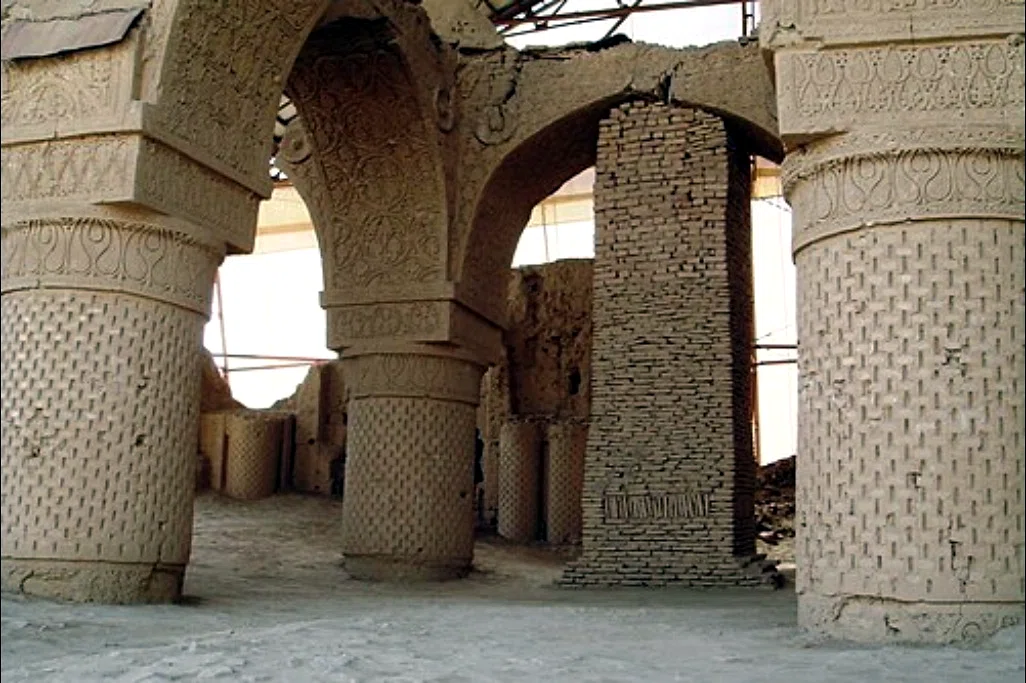 Haji Piyada (Nine Domes) Mosque — view 2