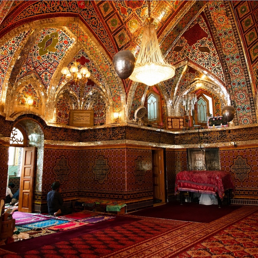 Mosque of the Sacred Cloak — view 2