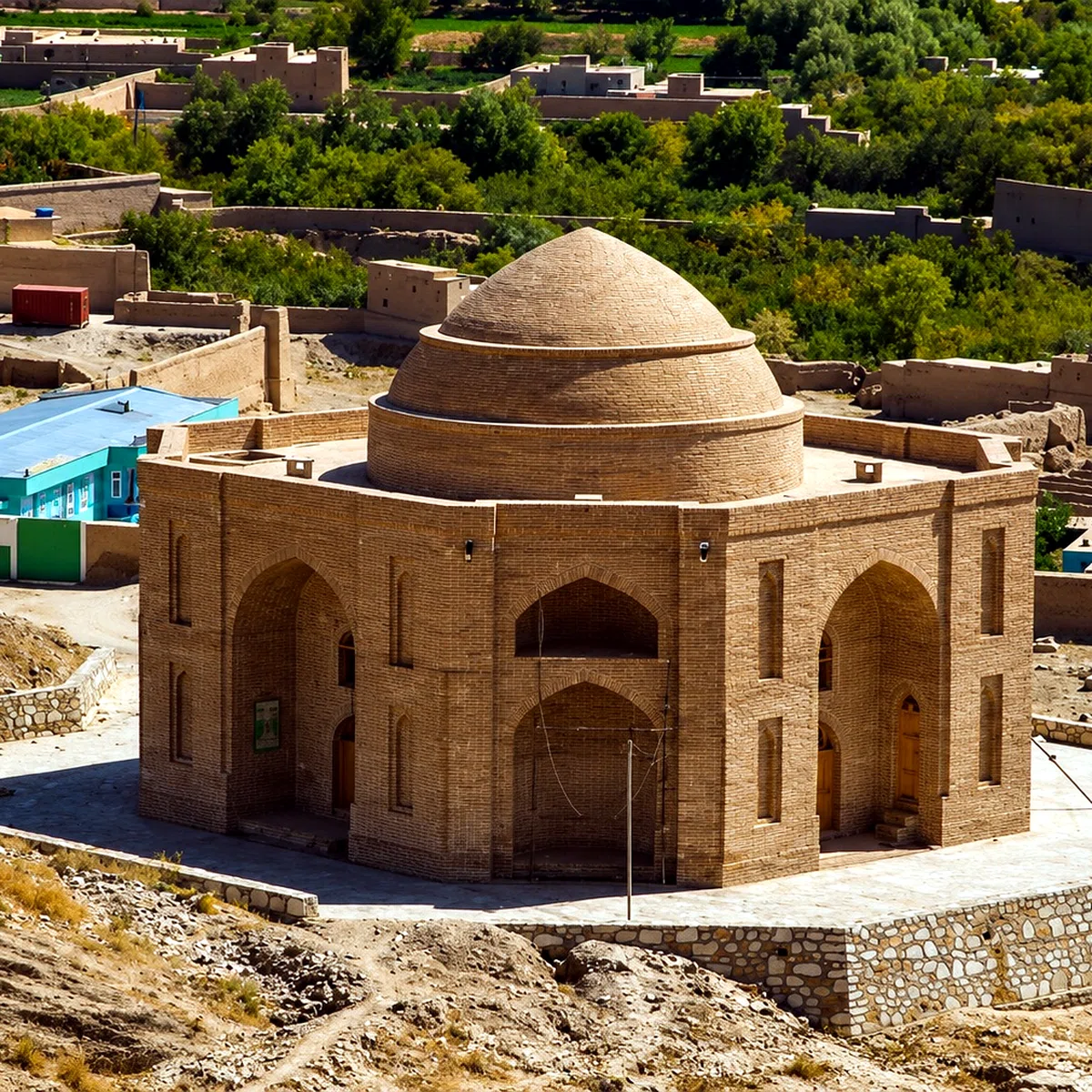 Mausoleum of Shah Shahid — view 7