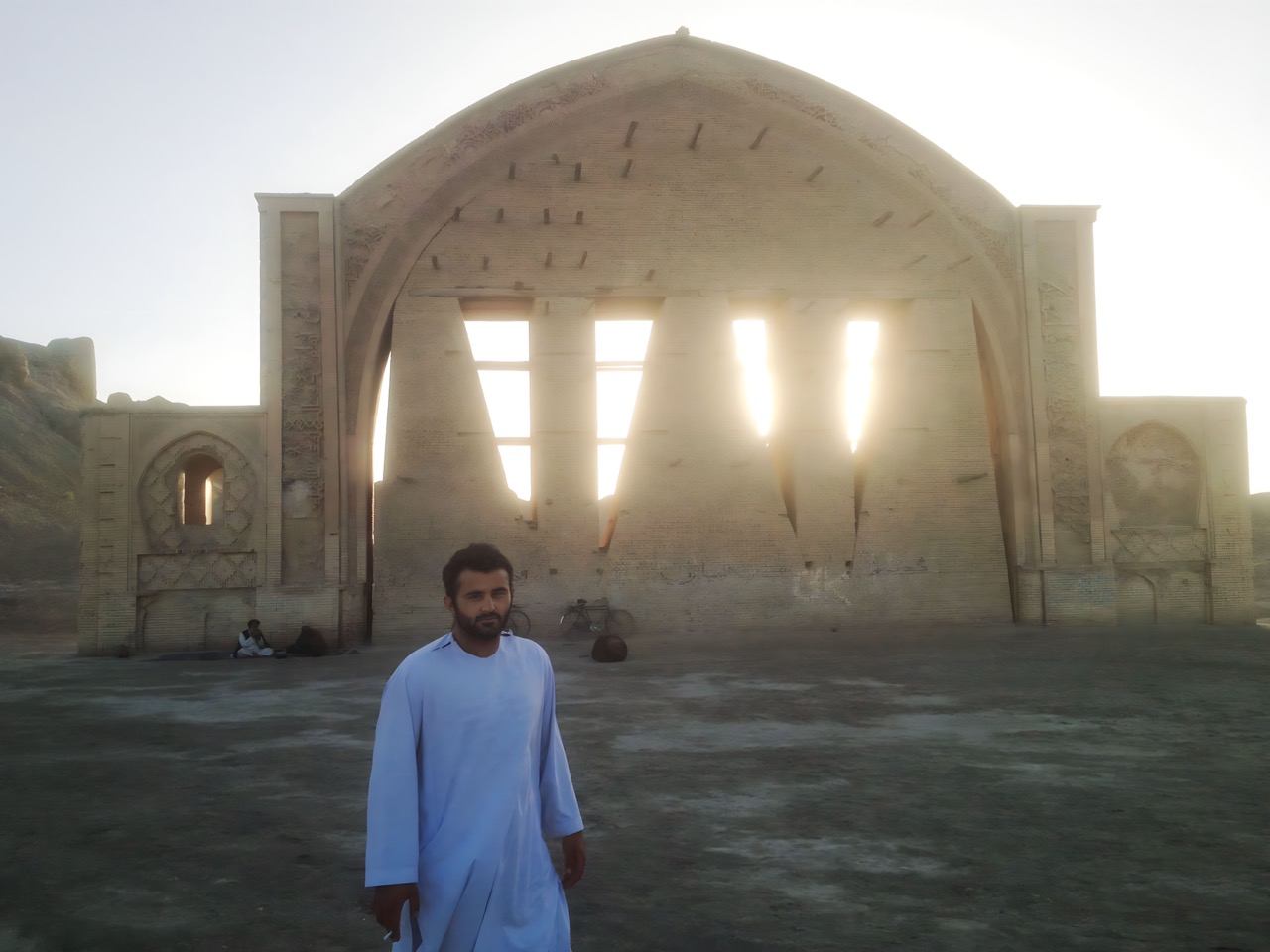 Qala-e-Bost Arch — view 5