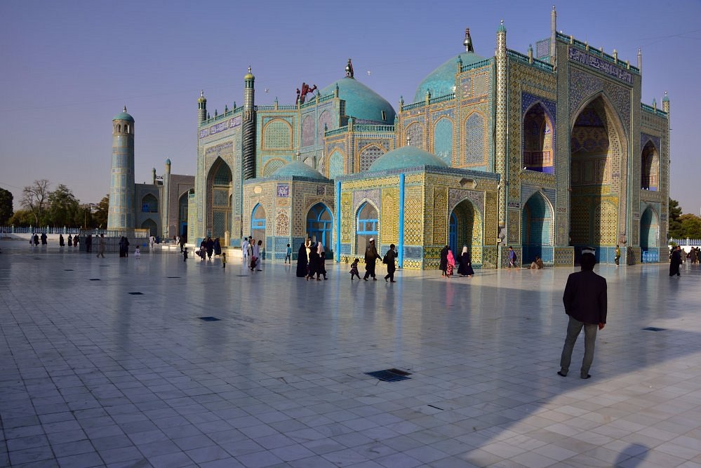 Shrine of Hazrat Ali (Blue Mosque) — view 2
