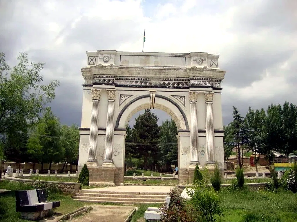 Taq-e-Zafar Paghman — view 2