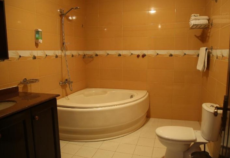 Gholghola Hotel room