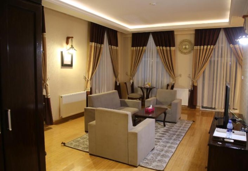 Gholghola Hotel room