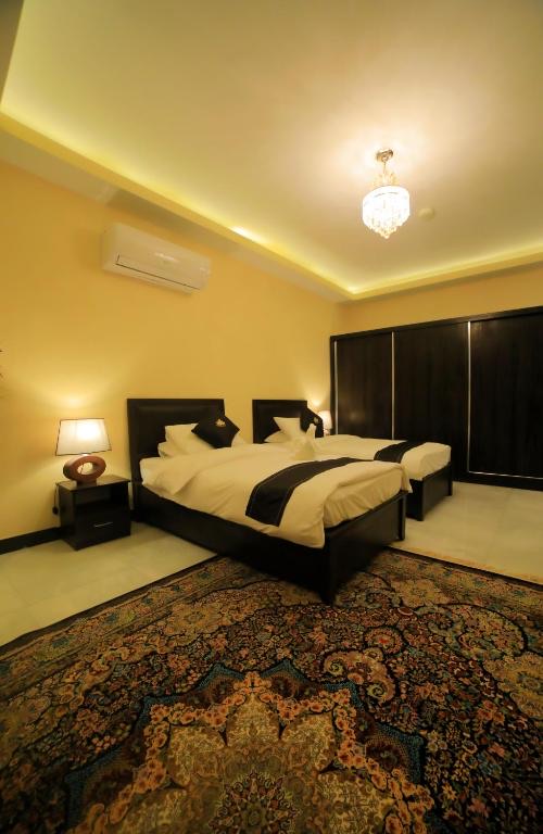 Taj Hotel room